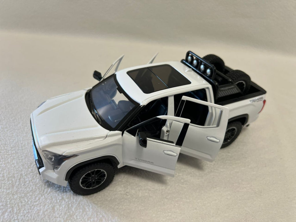 Toyota Tundra TRD Off-Road 4×4 1:24 Scale Diecast Black