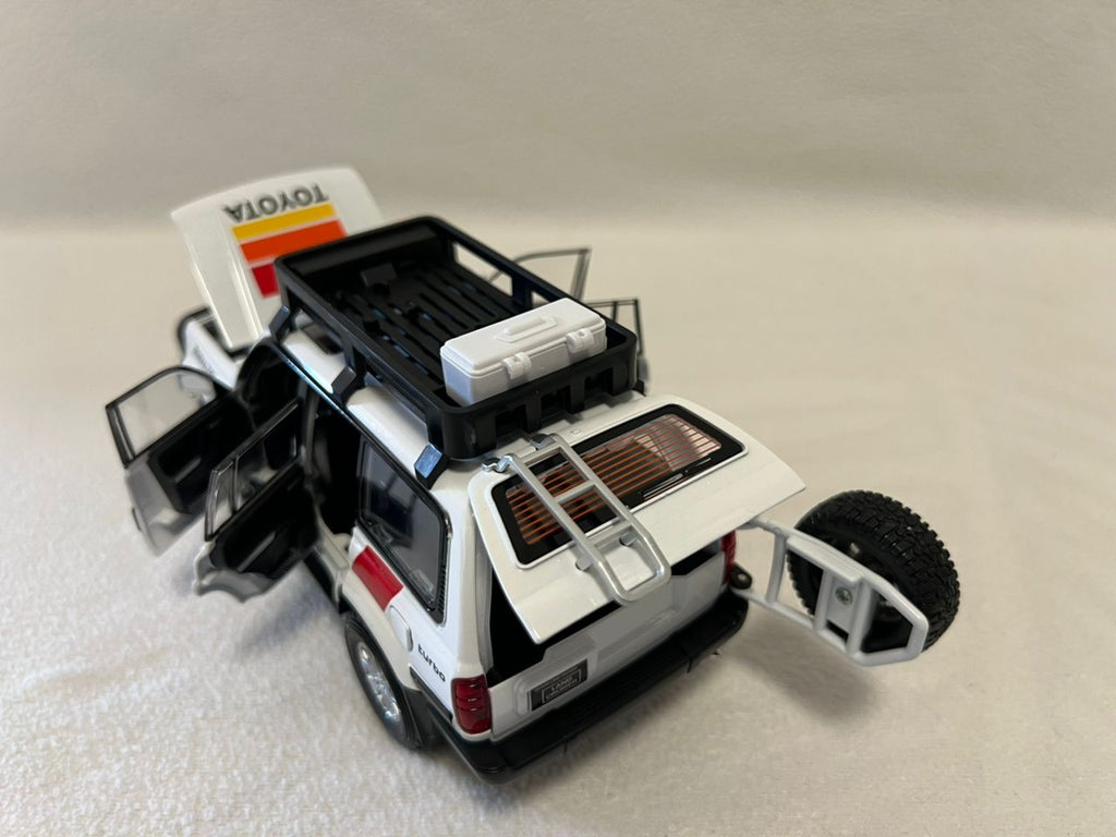 Toyota Land Cruiser LC80 1:24 Scale Car Model