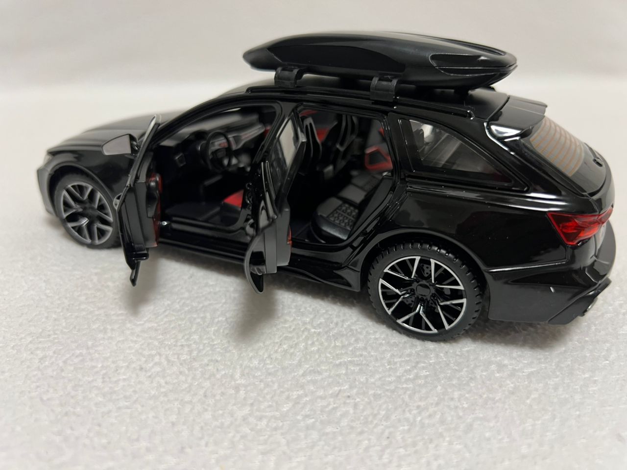 AUDI RS6 Avant Racing Diecast Alloy 1:24 Scale