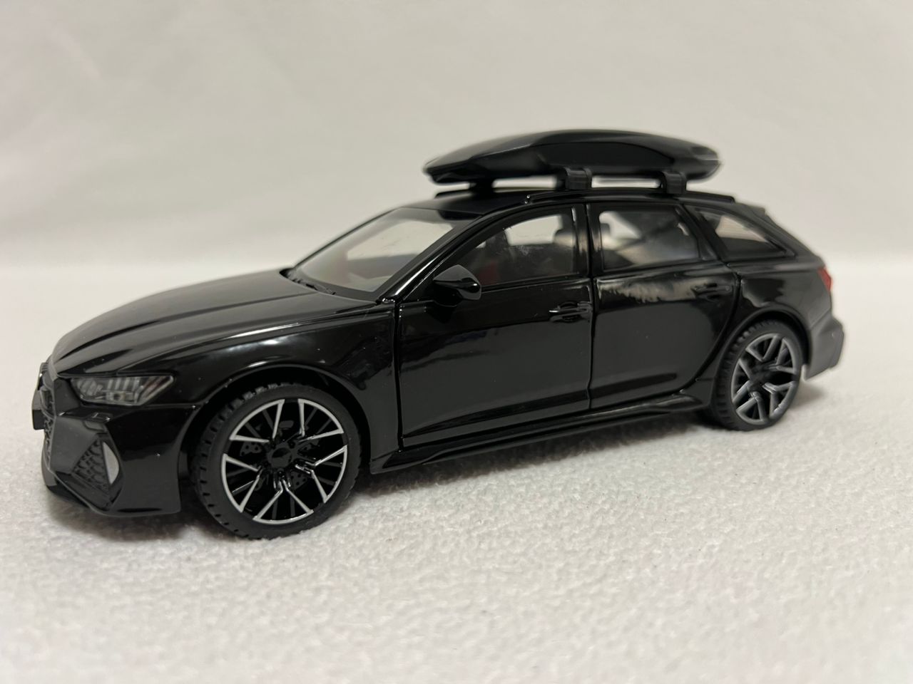 AUDI RS6 Avant Racing Diecast Alloy 1:24 Scale