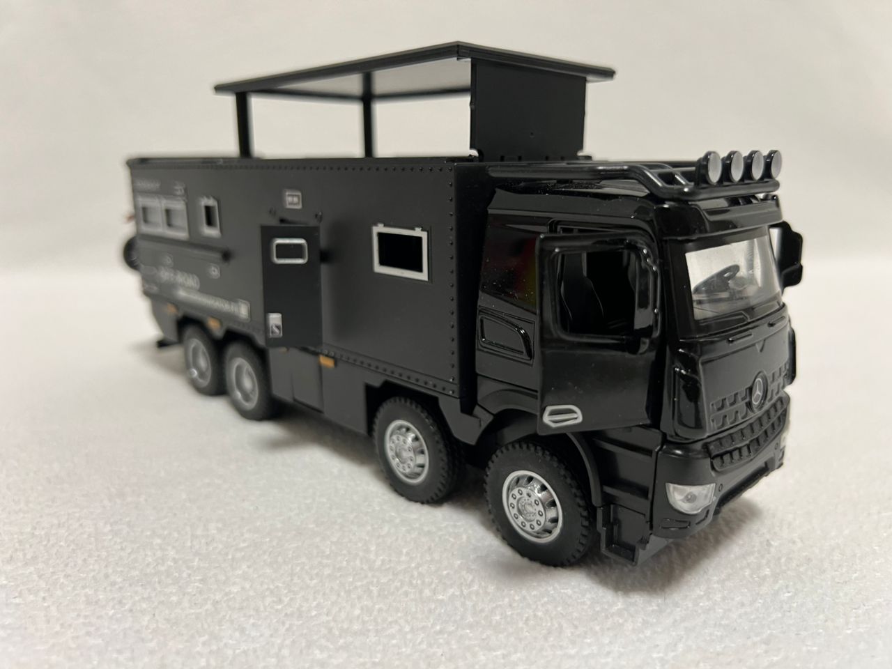 NOMADISMs Arocs Unimog Alloy Motorhome Diecast Model