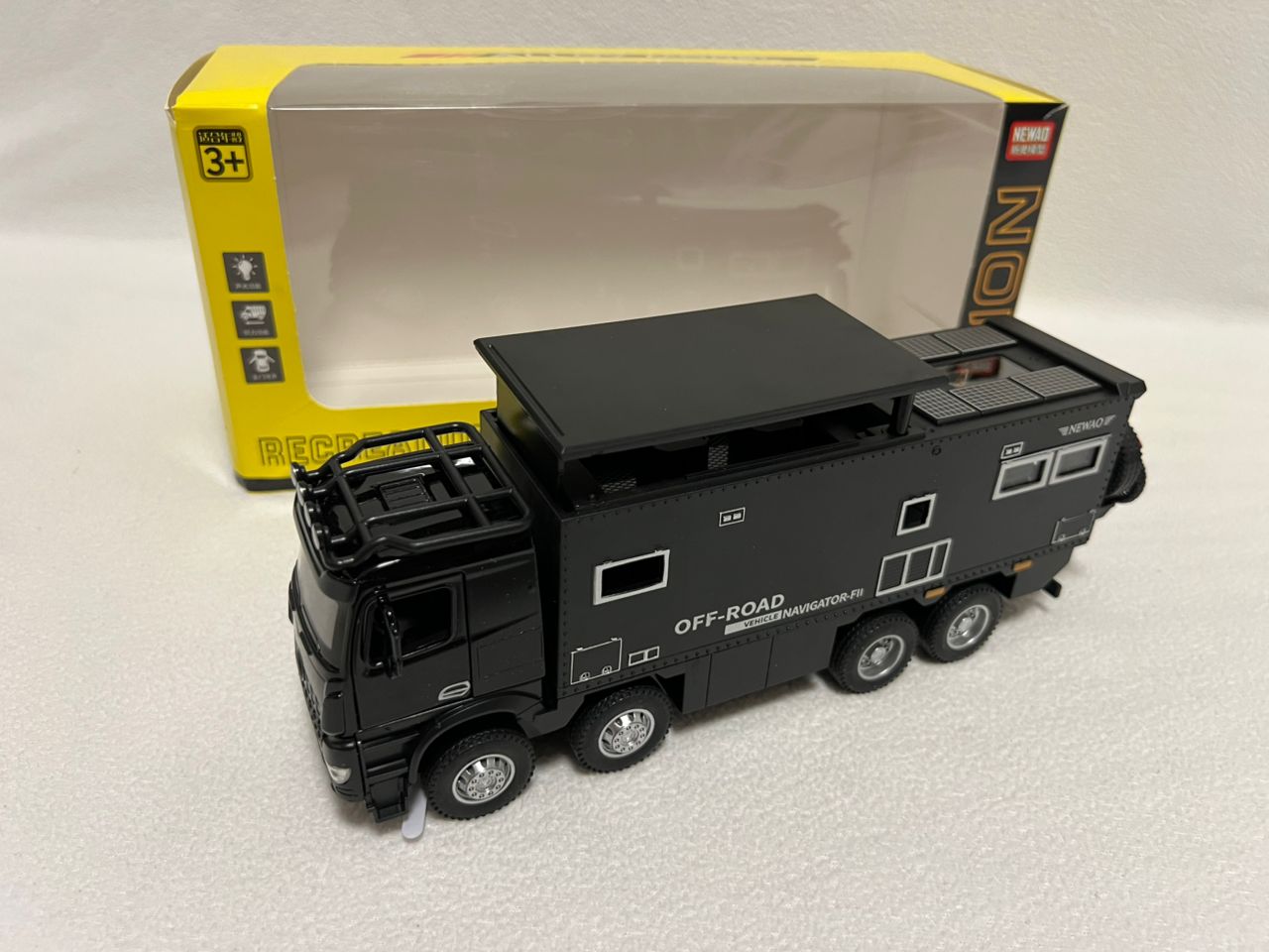 NOMADISMs Arocs Unimog Alloy Motorhome Diecast Model