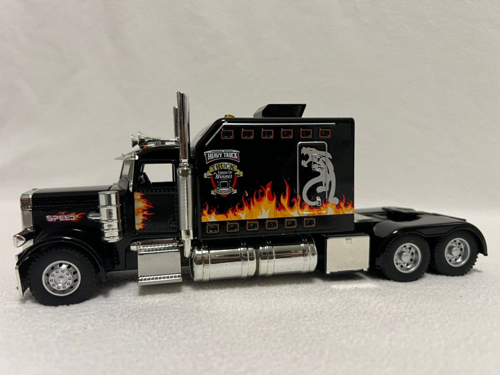 Peterbilt Heavy Truck 389 Model Truck 1:24 Scale Diecast