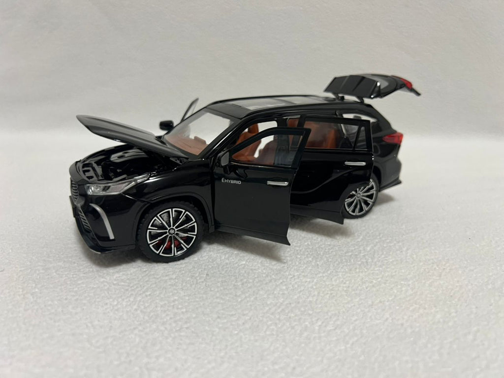 1:24 Toyota Highlander SUV Diecast Alloy Model Car – Sound & Light Collectible Toy