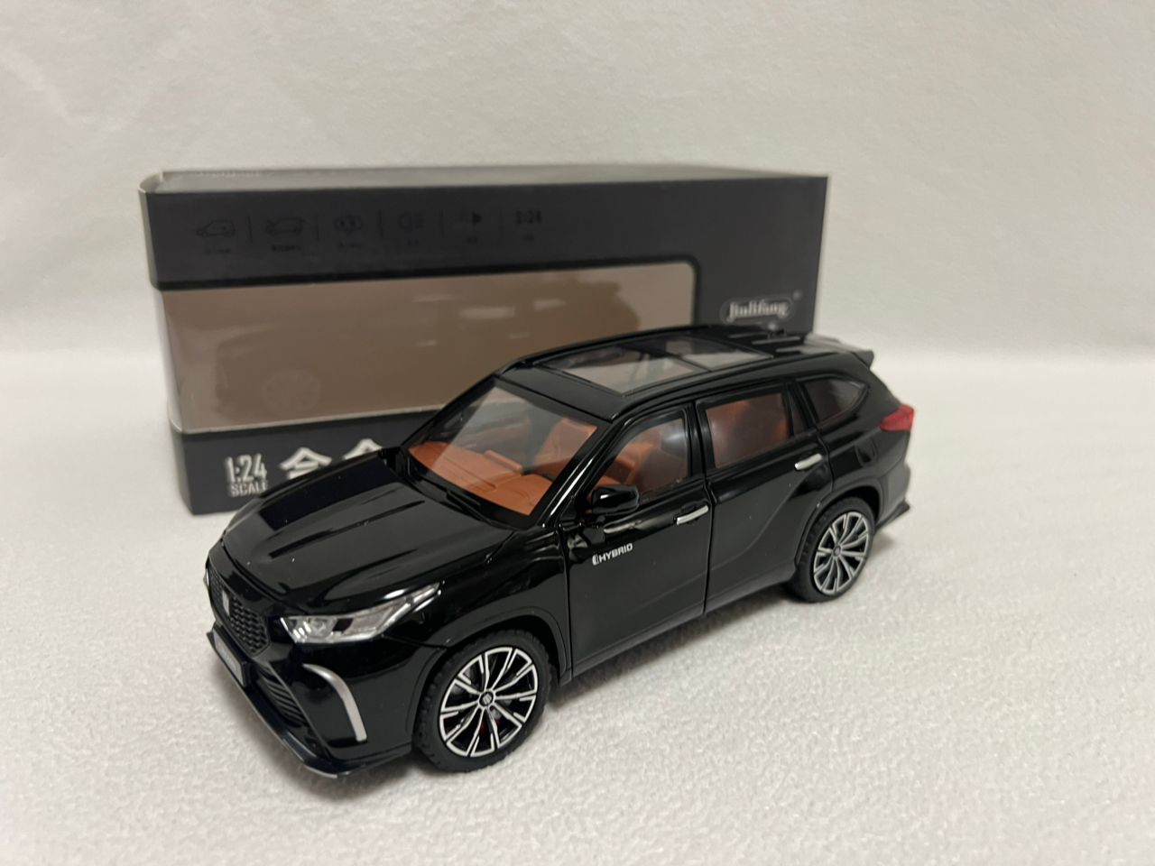 1:24 Toyota Highlander SUV Diecast Alloy Model Car – Sound & Light Collectible Toy