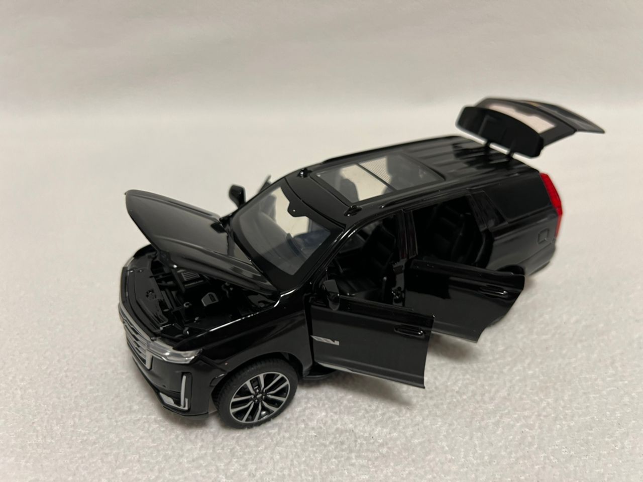 Cadillac Escalade SUV 1:32 Model Car