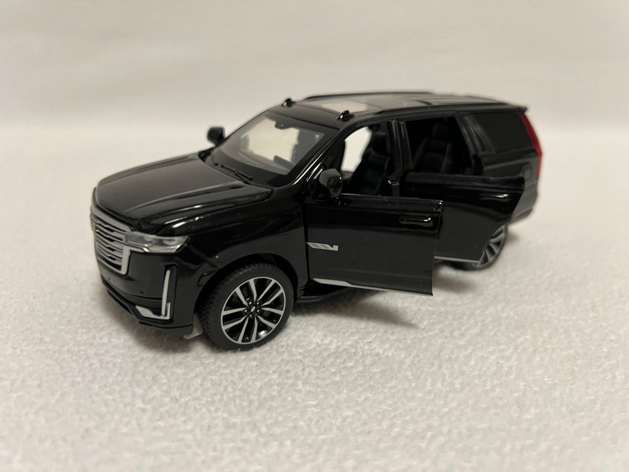 Cadillac Escalade SUV 1:32 Model Car