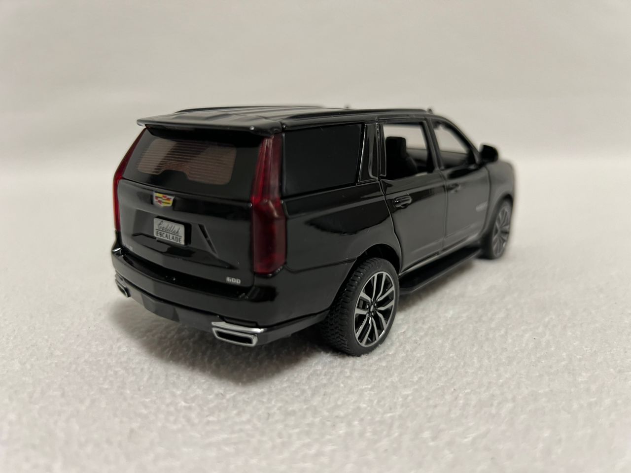 Cadillac Escalade SUV 1:32 Model Car