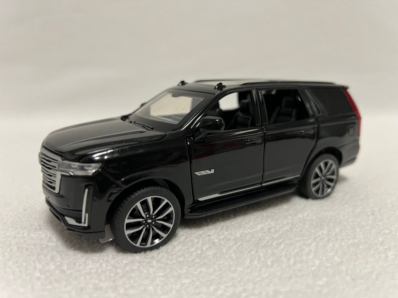 Cadillac Escalade SUV 1:32 Model Car