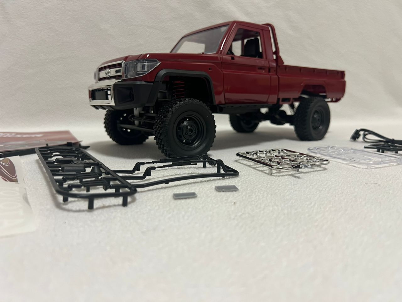 Toyota Land Cruiser MN82 RC Car Crawler – 1:12 Scale 2.4G 4WD Off-Road Truck