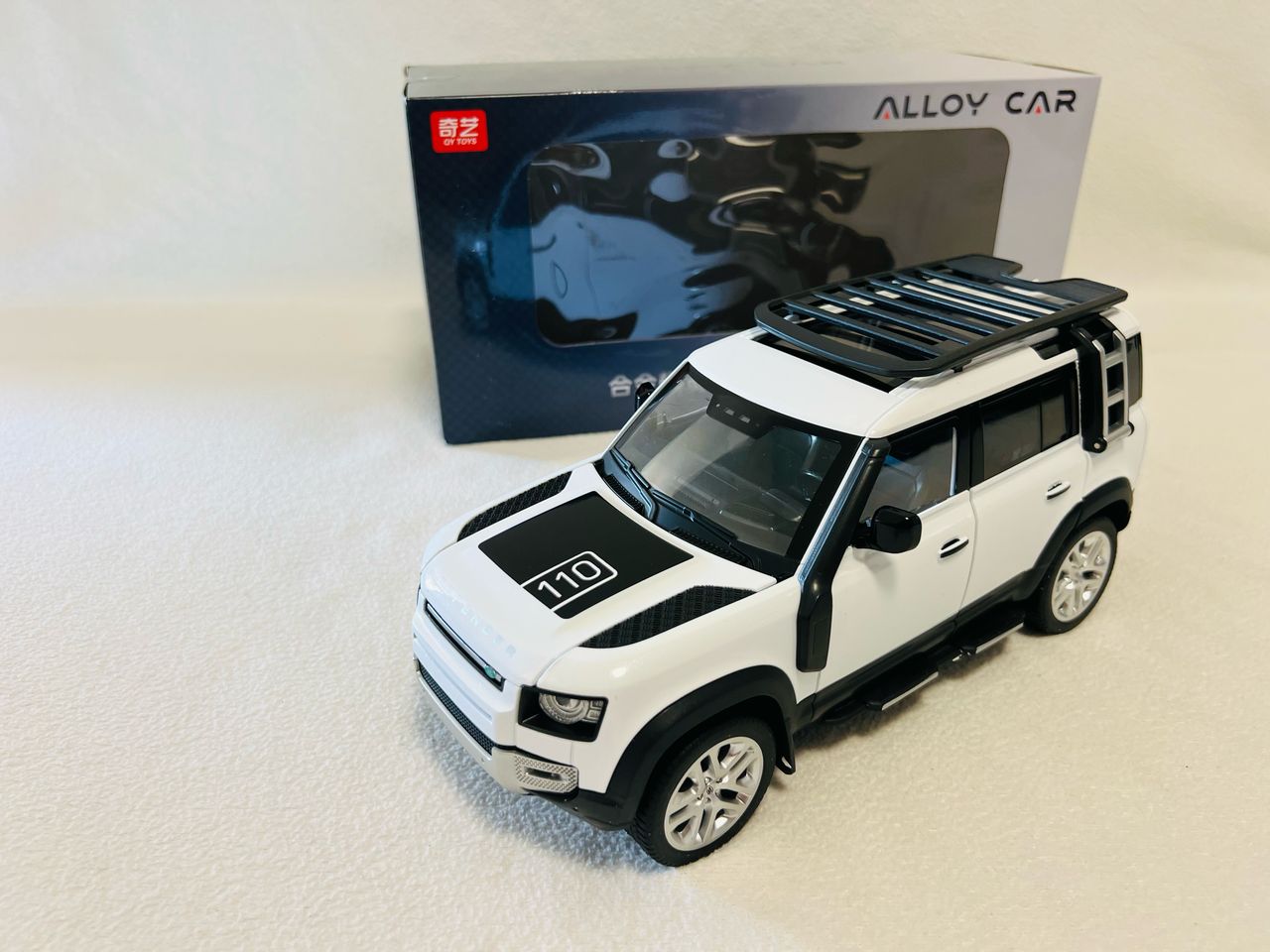 1:18 Land Rover Defender 110 Diecast Model Car – Alloy SUV with Sound & Light Collectible Toy Gift