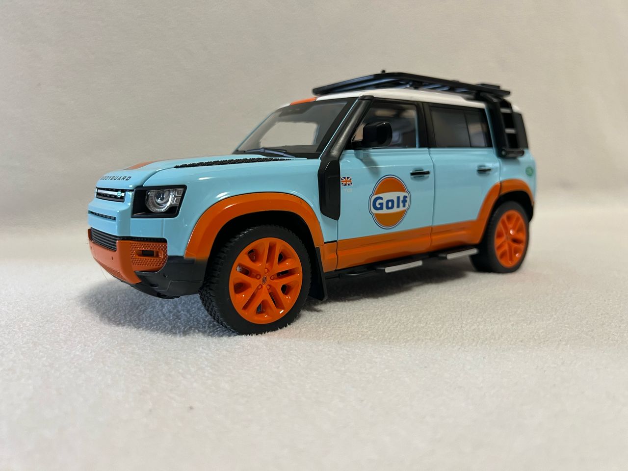 1:18 Land Rover Defender 110 Diecast Model Car – Alloy SUV with Sound & Light Collectible Toy Gift