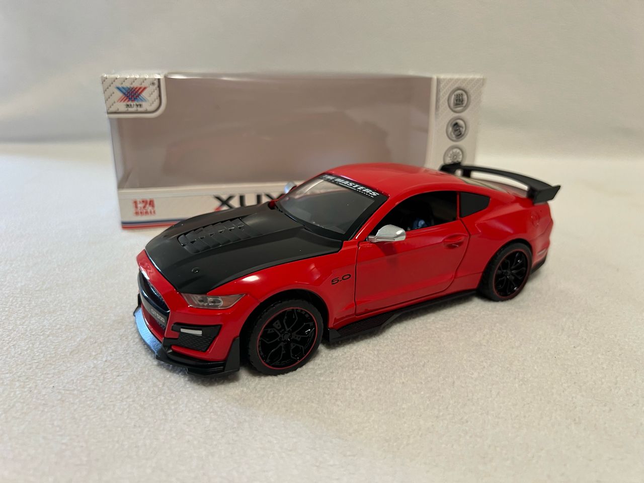 Ford Mustang Shelby GT500 Alloy Sports Car 1:24 Scale Diecast