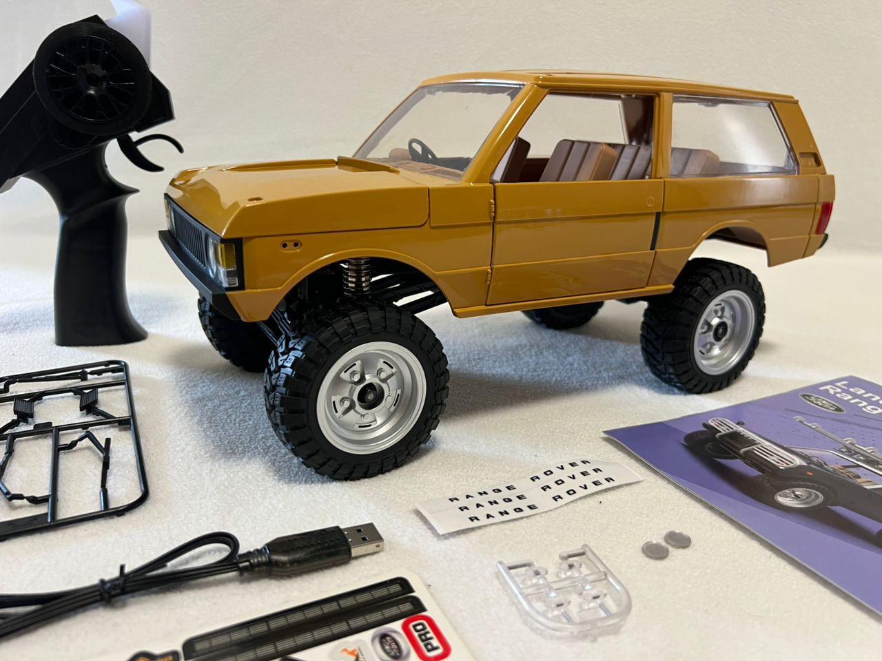 Land Rover Defender MN168 RC Car Crawler – 1:12 Scale 2.4G 4WD Off-Road Truck