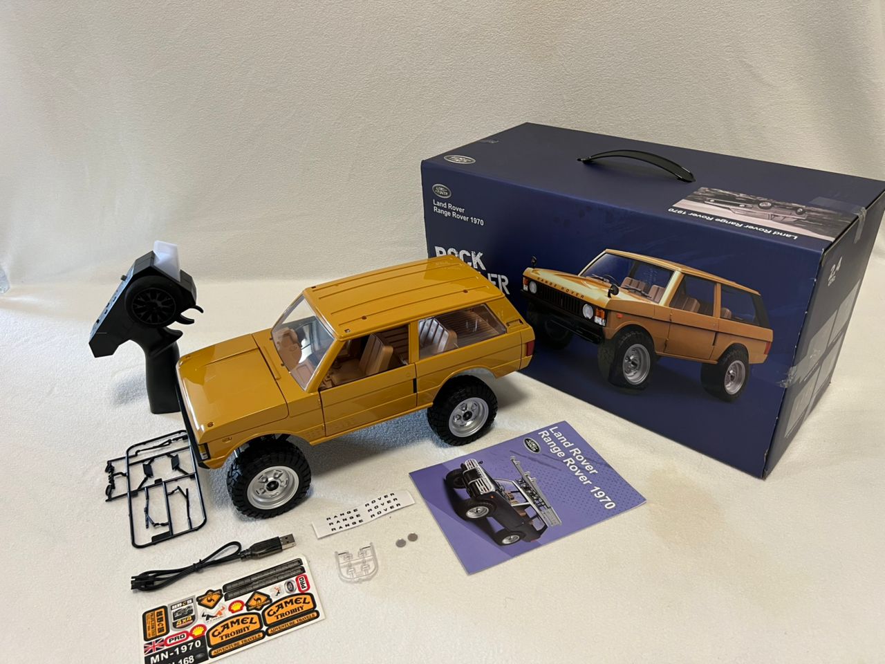 Land Rover Defender MN168 RC Car Crawler – 1:12 Scale 2.4G 4WD Off-Road Truck