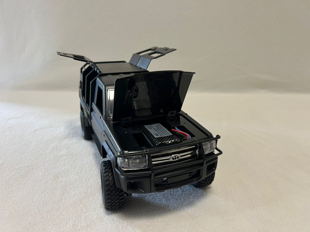 Toyota Land Cruiser MN82S RC Car Crawler – 1:12 Scale 2.4G 4WD Off-Road Truck