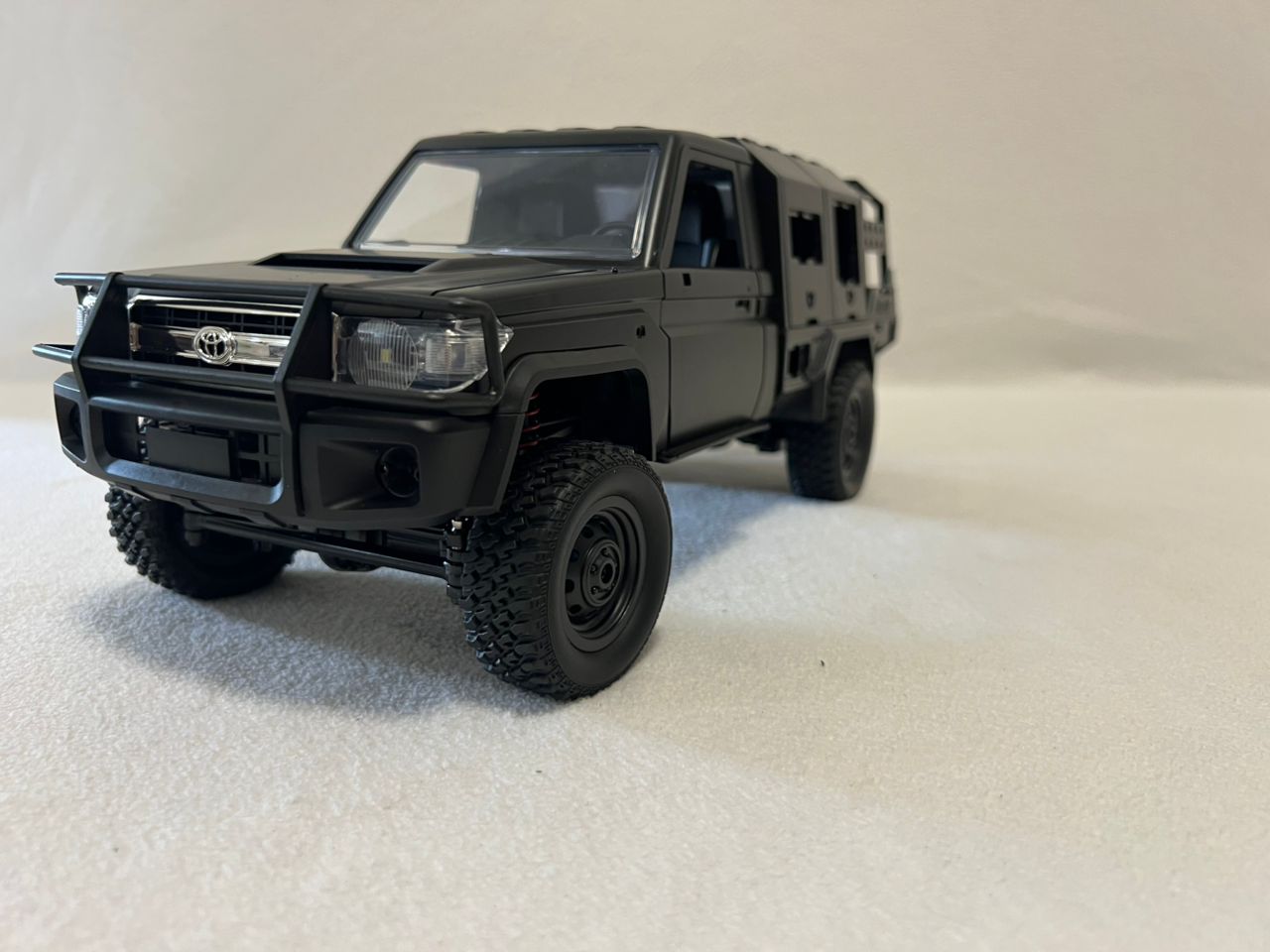 Toyota Land Cruiser MN82S RC Car Crawler – 1:12 Scale 2.4G 4WD Off-Road Truck