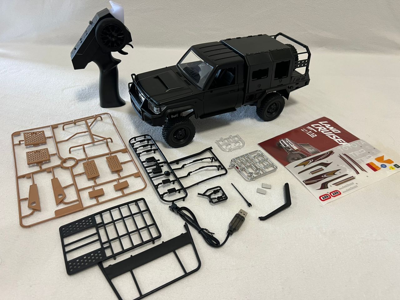 Toyota Land Cruiser MN82S RC Car Crawler – 1:12 Scale 2.4G 4WD Off-Road Truck