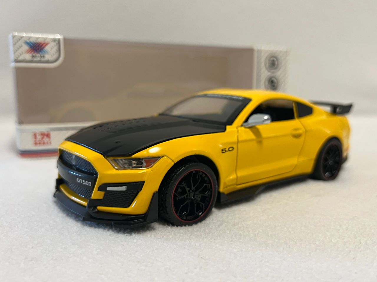 Ford Mustang Shelby GT500 Alloy Sports Car 1:24 Scale Diecast