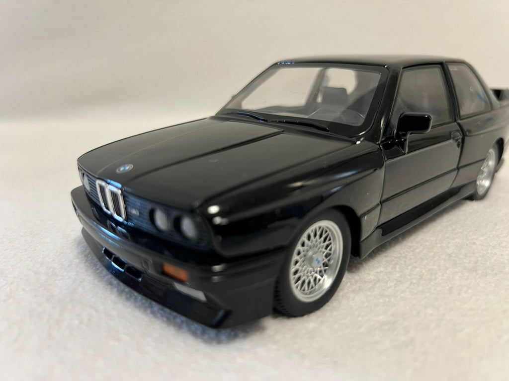 1:24 1988 BMW M3 E30 Diecast Alloy Model Car – Sound & Light Collectible Sports Car
