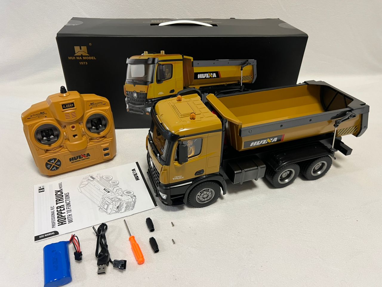 HuiNa 1573 1/14 RC Dump Truck 10CH Alloy Construction Vehicle Remote Control