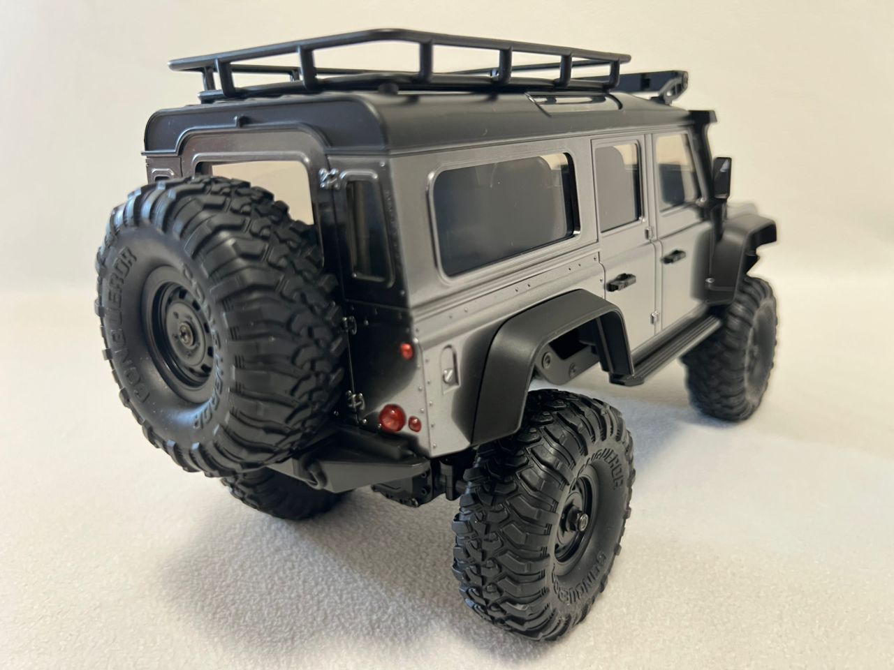 HB-R1609 1:16 Land Rover Defender RC Crawler 4WD – 2.4GHz, 30 min Run Time, LED