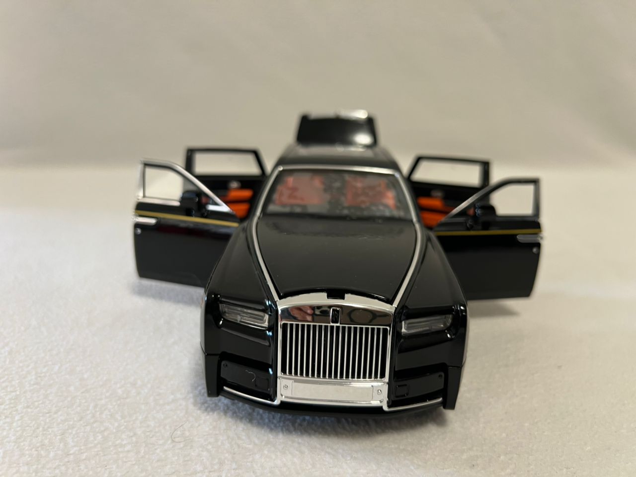 1:18 Rolls-Royce Phantom Diecast Model Car – Luxury Alloy Collectible Toy & Kids Gift