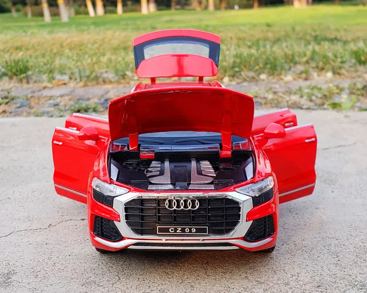 AUDI Q8 SUV Alloy Car Model Diecasts
