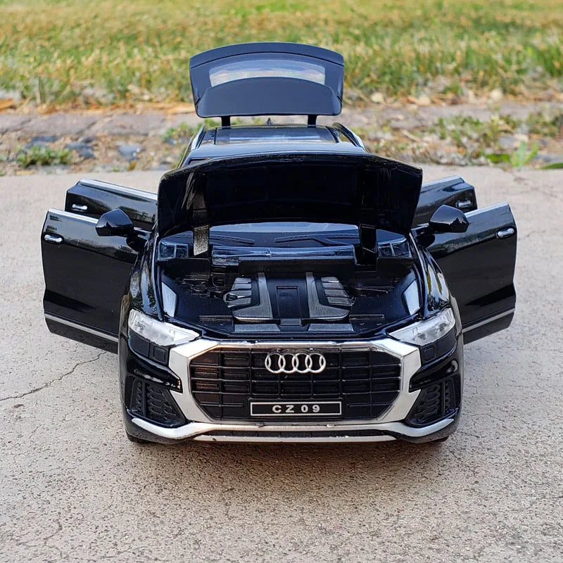 AUDI Q8 SUV Alloy Car Model Diecasts